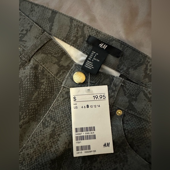 H&M Women’s size 8 Skinny RATTLESNAKE Snakeskin Jeans - Picture 4 of 9